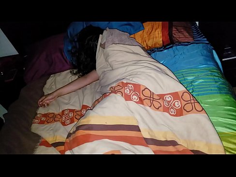 ❤️ सौतेनी आमा सुतेको बेला आफ्नी जवान सौतेनी आमालाई पिट्दै। हामीलाई % ne.verhentai.ru% ☑